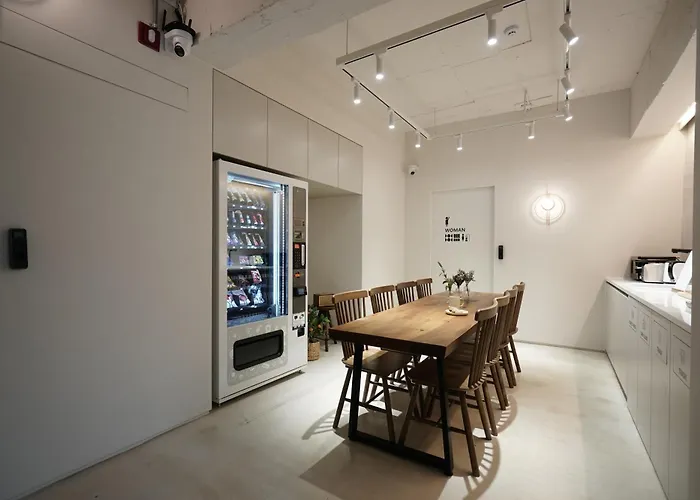 D A L Premium Capsule Hotel a capsule *