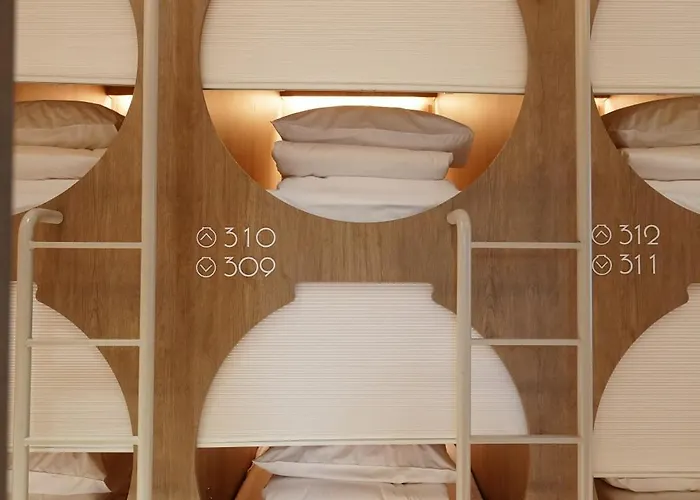 D A L Premium Capsule Hotel a capsule Seul